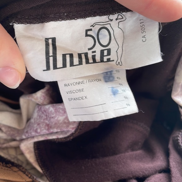 cute y2k brown t-shirt with beige design - stretchy material - Picture 3 of 3